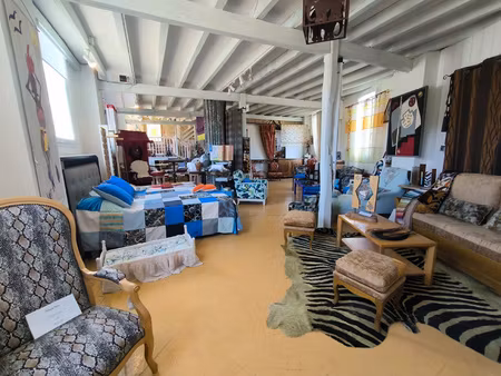 local commercial d'environ 250m2 à souillac 46