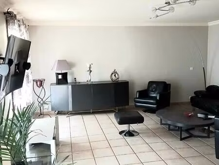 a vendre: charmante maison de 9 pièces à drancy