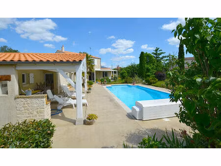 maison lucon 7 pièces 197 m2