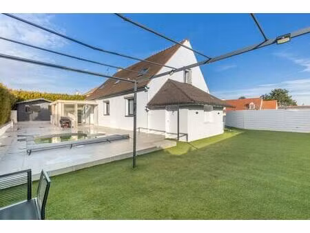 maison de 6 pièces de 158 m² à montsoult