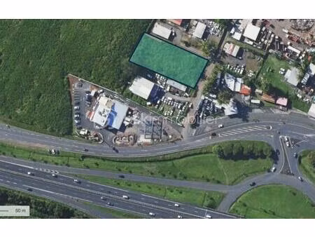 terrain de 2 195 m² à sainte-suzanne