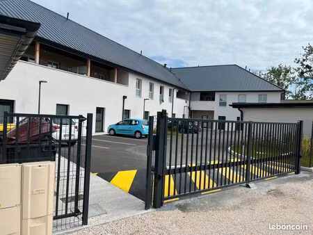 place de parking sécurisée à louer à thorey en plaine