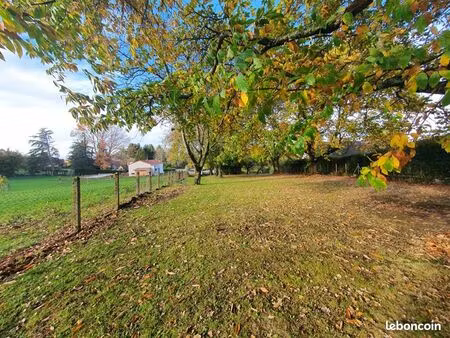 terrain 1 400 m² nexon