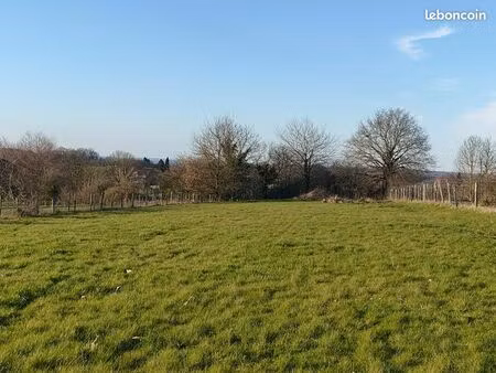 terrain 3 300 m² pageas