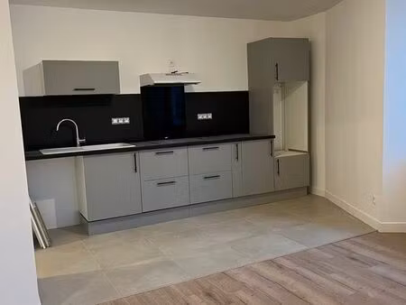 location appartement 100m2  montmoreau centre