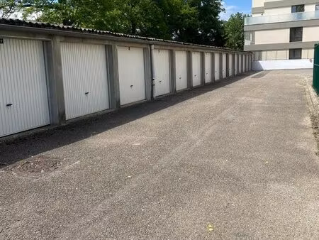 location garage fermé - francheville