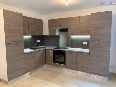 t4 spacieux avec terrasse