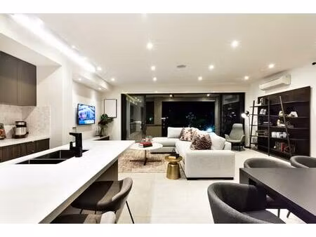 **rare 5 pièces-duplex dernier étage grande terrasse proche métro**