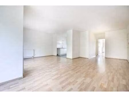 appartement 2 chambres + bureau avec terrasse & p