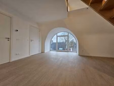 studio duplex numéro 7 au troisième sans ascenseur