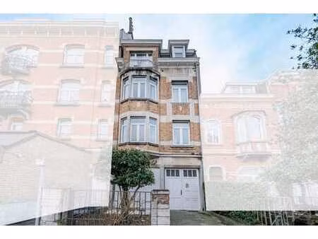 duplex 2 ch de +/- 100m² + bureau + terrasse