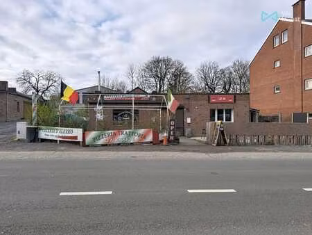 immeuble de 2 commerces (restaurant et bar) + 2 terrasses