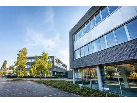 immeuble de bureaux à la périphérie sud d'anvers