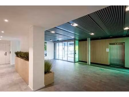 immeuble de bureaux à la périphérie sud d'anvers