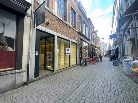 nam property vous présente une belle surface commerciale