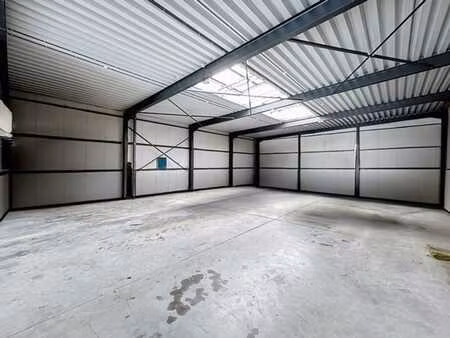 entrepôt 576 m² avec bureau  idéalement situé - bande