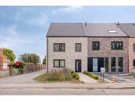 ben-woning met drie slaapkamers in koningshooikt