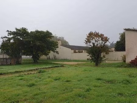 vente terrain à sauzé-vaussais (79190) : à vendre / 666m² sauzé-vaussais