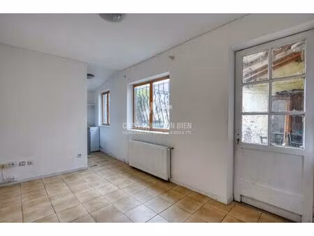 nouveauté : immeuble avec 4 appartements + extérieur