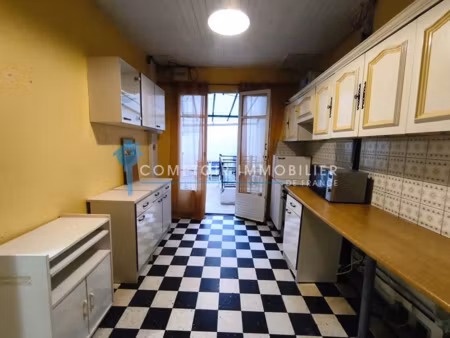 maison de village 4pièce(s) 3chambre(s) 110 m² beaucaire (30300)