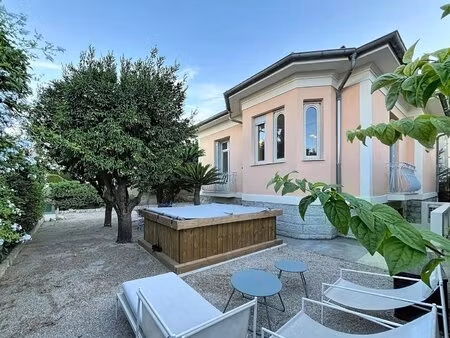 maison contemporaine avec jardin et piscine – nice secteur ferber