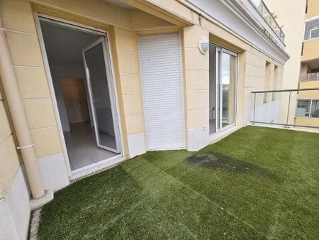 appartement 2 pièces lumineux avec terrasse et garage – résidence sécurisée