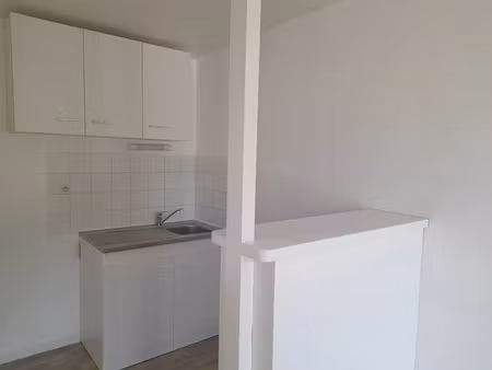 location appartement 3 pièces 52 m² à abbeville (80100)  552 €