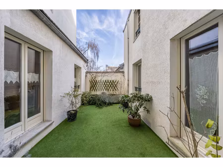 rare - duplex coeur de ville avec extérieur