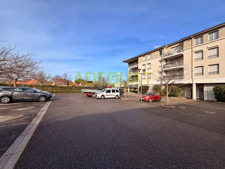 la verpilliere  appartement t3 avec terrasse + 2 parkings pr