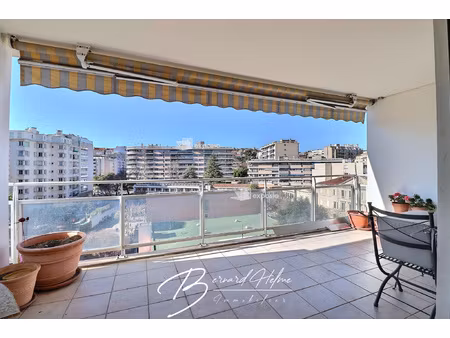gd t3/4 + terrasse + 2 garages prado duveen 13008 marseille