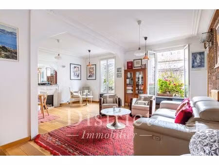 ile de la cité / notre dame. emplacement exceptionnel pour ce 4 pièces de 80m²