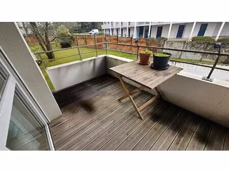 t3 situé dans un quartier recherché avec parking couvert