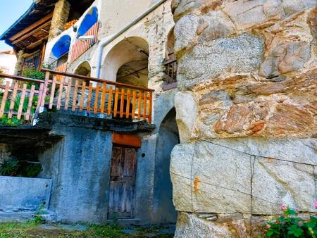 l'ensemble de l'appartement  ainsi qu'une grange en annexe