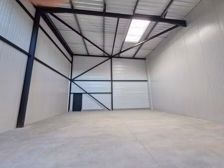 a vendre - vannes est - theix - local d'activité de 125 m²