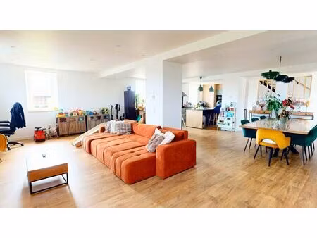 maison entièrement rénovée dans corps de ferme - 225m2