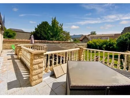 maison sur 3 niveaux avec jardin en plein centre ville