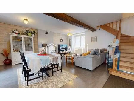 maison en pierre avec cours  garage et dépendance