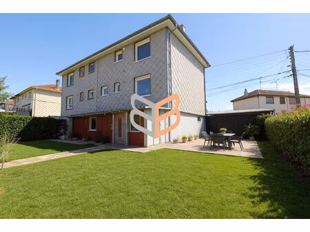 maison jumelée proche de la frontière à conforter