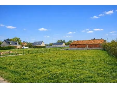 terrain constructible 718 m² – façade 21 ml – secteur calme proche aire-sur-la-lys