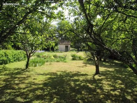 terrain d'agrément de 3000 mètres carré