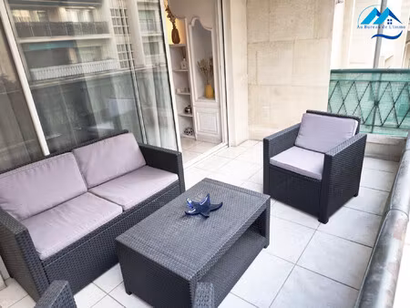 à louer – agréable t3 meublé avec terrasse & loggia – ré