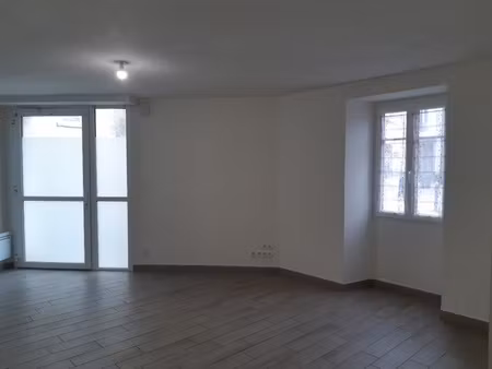 a louer immédiatement ! machecoul centre ville !