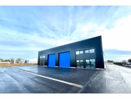 à louer – local d’activités de 580 m² dans le parc d’activités le havre plateau – seine-ma