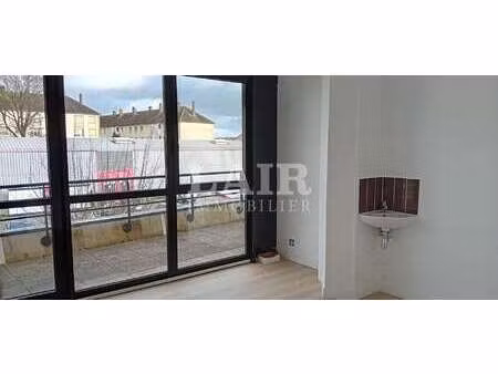 location bureaux et commerces à alençon (61000) : à louer / 15m² alençon