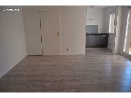 studio 1 pièce 33 m²