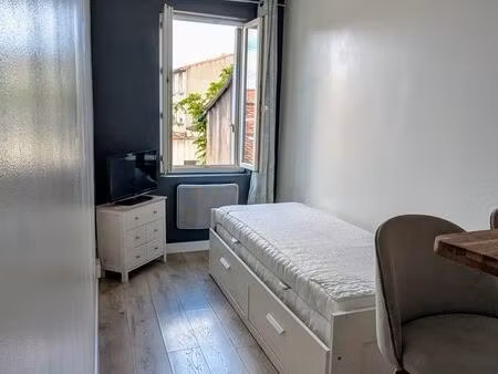 studio 15m2 palais de justice calme