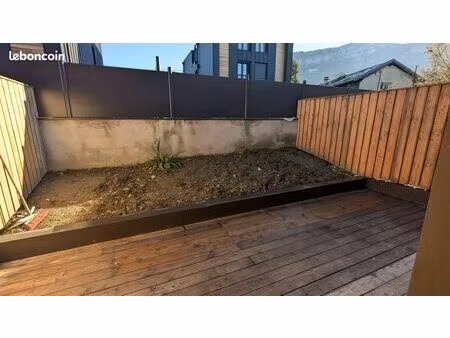 t4 neuf de 100 m² avec terrasse & box double