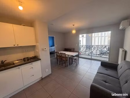 appartement climatisé avec place de parking et balcon