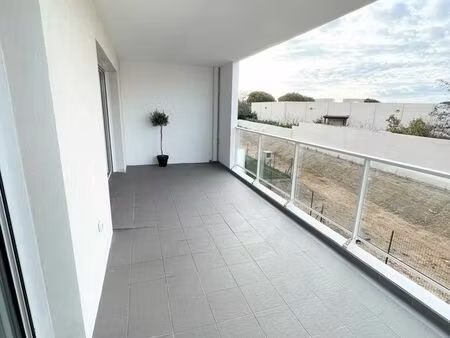 beau t3 de 54m² avec terrasse de 17m² sans vis-à-vis + box en sous-sol secteur bonneveine 