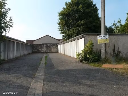 parking/box pont a mousson